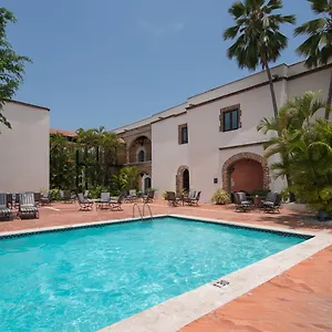 https://nicolas-de-ovando.comcaribbean.com