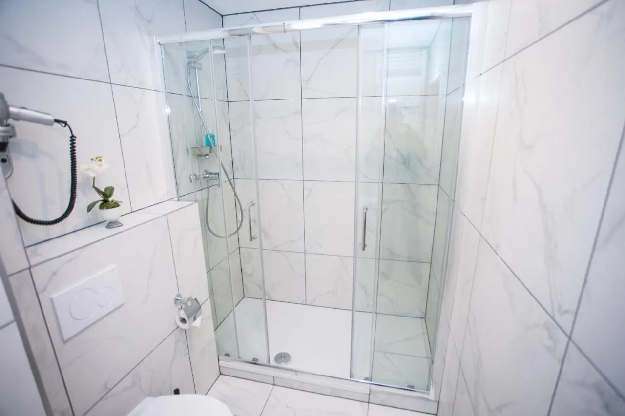 Private Central Vienna I Self Check In Homestay